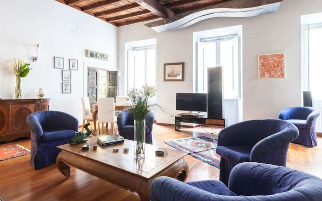 Luxury Trevi Apartment