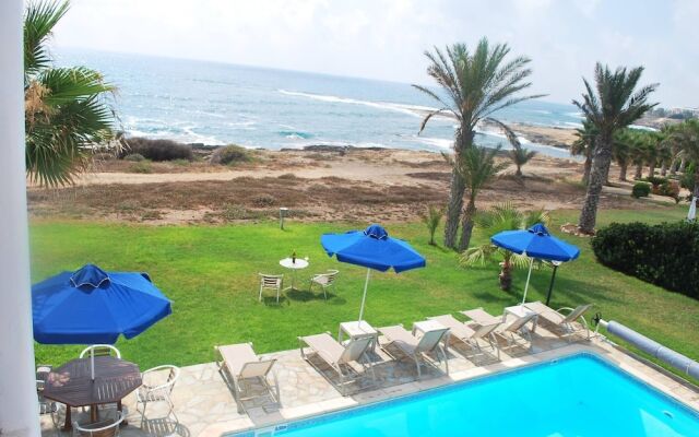 Sea Front Villa, Heated Private Pool, Amazing Location Paphos 323