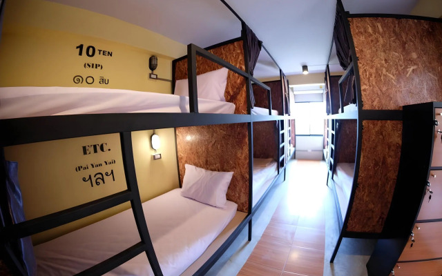Hide Bangkok Hostel