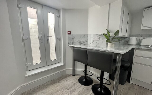 Osborne Luxury Hot Tub and Jacuzzi Suites