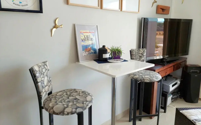 Beachfront Apartment in Plouguerneau