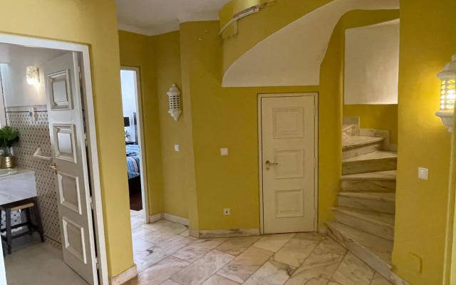AD hus on Carvoeiro