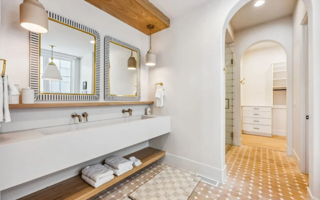 Rosemary 7 Bedroom Home