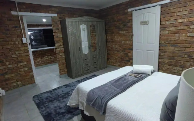 CH Airport Accommodation Room 2
