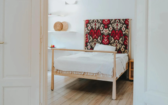 Salon Apartment in Dorcol Historical