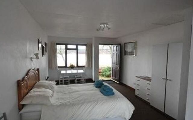 Altnacealgach Motel