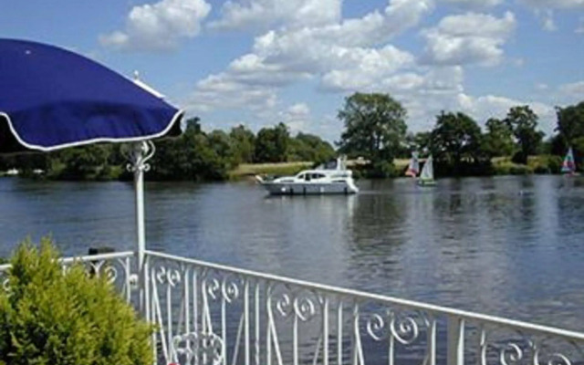 Warren Lodge Hotel