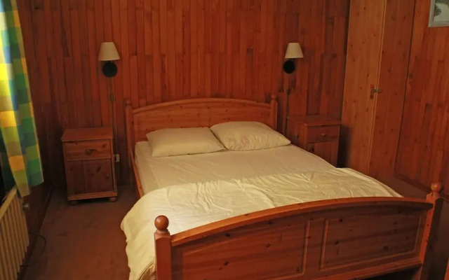 Rhododendrons Rd507 Center & View 6 Pers