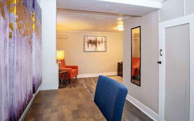 Cozy Carriage House, Walk to UNC, Free Bikes