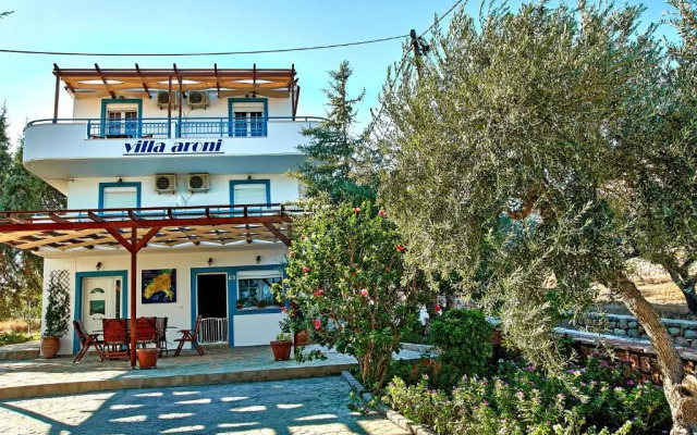 Villa Aroni
