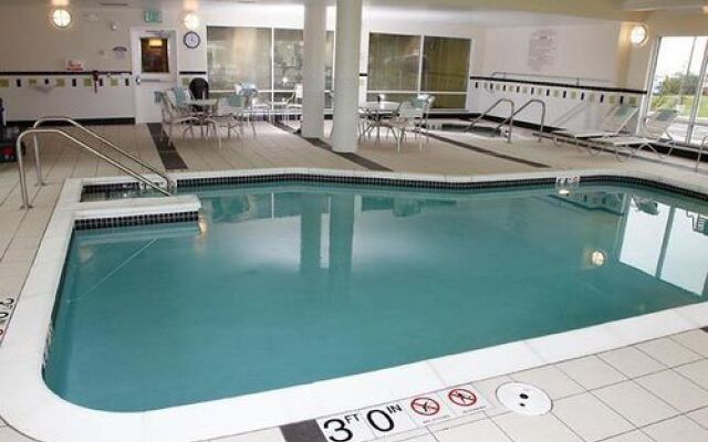 Fairfield Inn & Suites Madison East