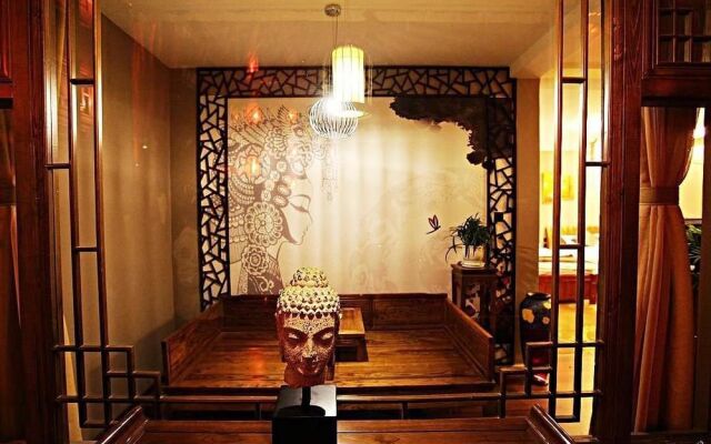Lijiang Nobles Living Castle Hotel