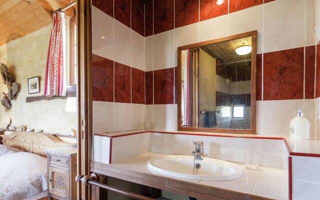 Quaint Mansion in Aquitaine estate with private garden