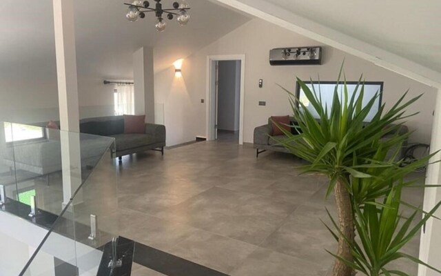 Super Delux 6-bed Villa Brave