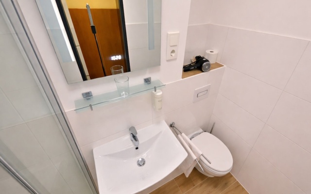 Studio Robert mit Pool und Sauna