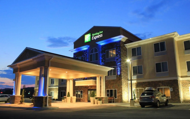 Holiday Inn Express & Suites Belle Vernon by IHG