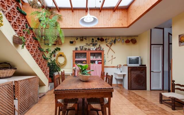 Beautiful Mansion in Hermigua, la Gomera with Patio