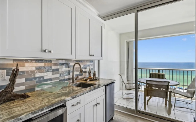 Oceania 703 3 Bedroom Condo by RedAwning