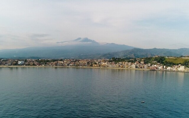 Casa Vacanza Holiday Giardini Naxos