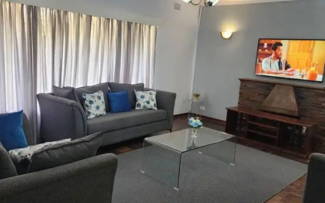 Lovely 3 bed in Mount Pleasant - 2153