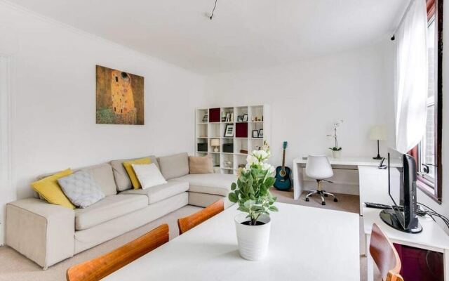 Sunny & Stylish 2bed Duplex in Maida Vale