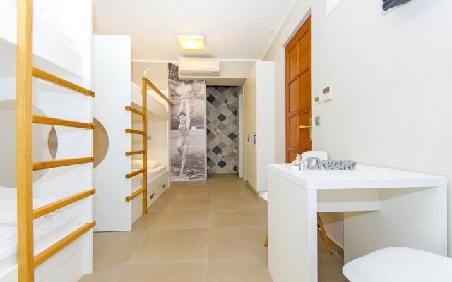 Hostel Dvor