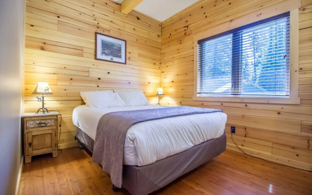 Kootenay Park Lodge