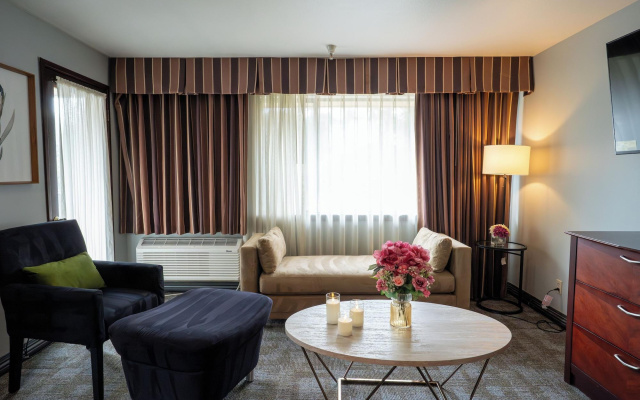 Ramada By Wyndham Tukwila Southcenter