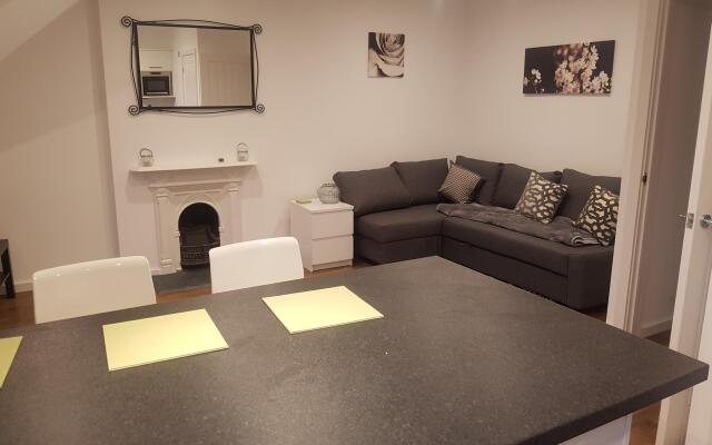 Oakfield Street Apartments by Cardiff Holiday Homes