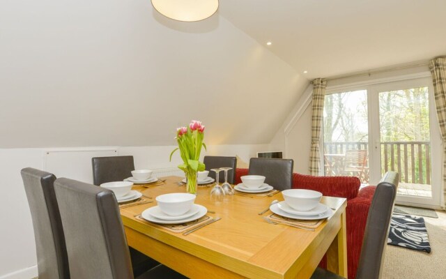 12 Valley Lodge