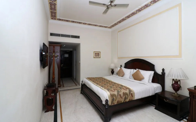 Oyo 25046 Hotel The Orient Taj