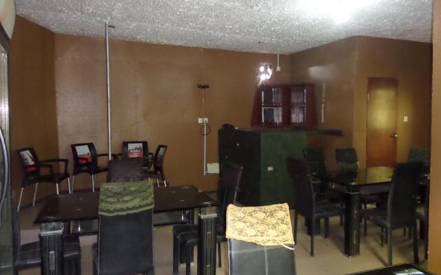 Prowess Hotel and Suites