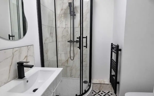 Stylish 1-Bed Apart Wakefield