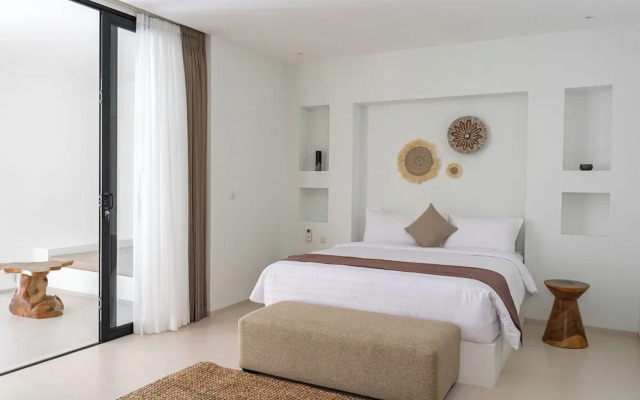 Lavender Rooftop 3BR Villa with a Heated Private Pool
