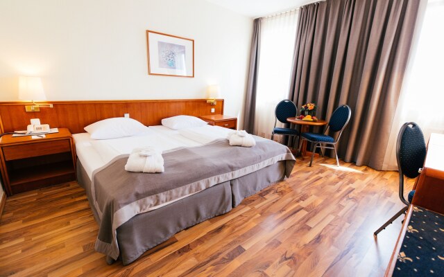 Hotel Excelsior - Central Station