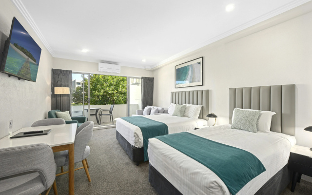 Palm Court Motor Inn – Guest Rooms – Port Macquarie