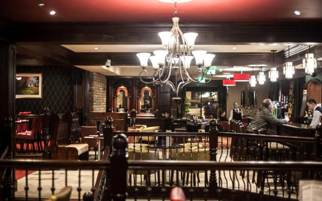 Dillons Hotel