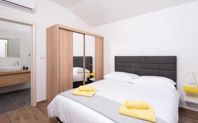 Awesome Home in Prigradica With Sauna, Wifi and 3 Bedrooms