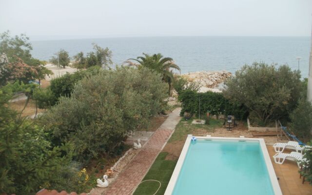 Beach Apartments Toni