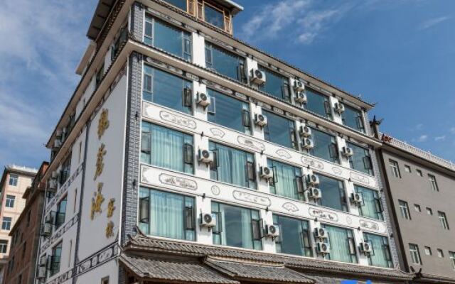 Guan Canghai Seaview Art Designer Homestay (Bohai Park Airport High-speed Railway Station)