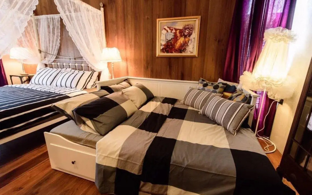 Rimrabeang Amphawa Cafe and Suite