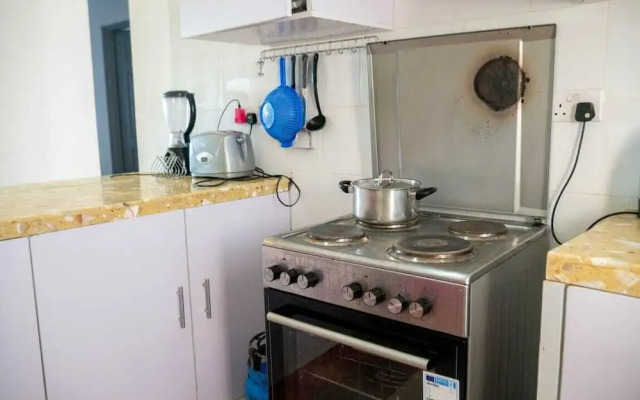 Lux Suites Kijani Beach Apartments