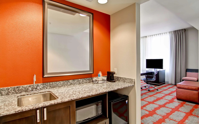 Hampton Inn & Suites Cincinnati-Downtown