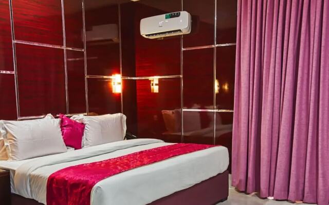 De Phantom Continental Hotel Lekki