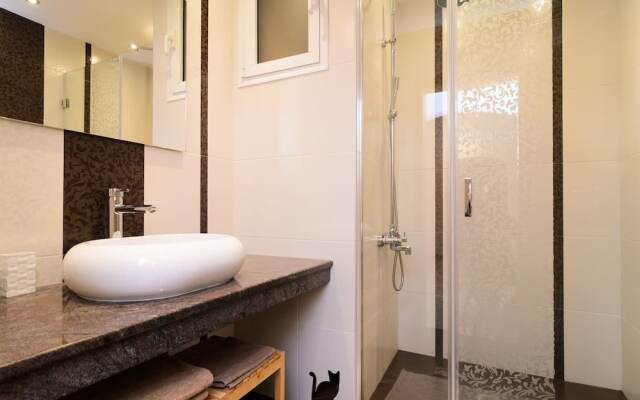 FM Luxury 2-BDR Apartment - Rise and Shine