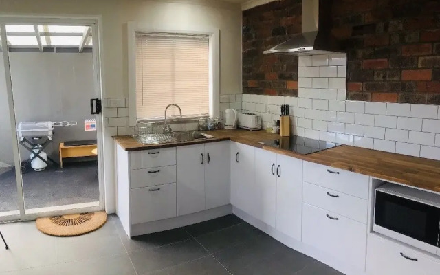 3ree Spacious & charming Apartment