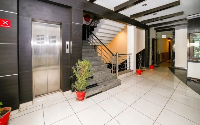 Oyo 35769 Hotel Rishabh
