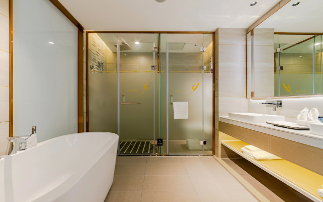 Lavande Hotel (Foshan West Railway Station Shishan)