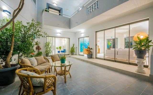 Isola Apartments Junior Suites