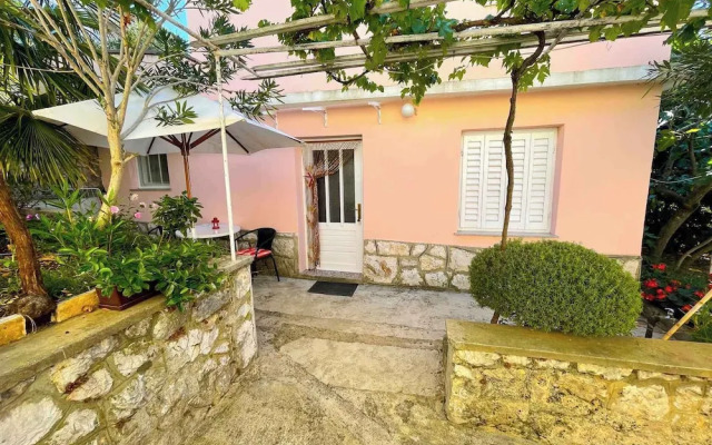 Studio apartment Perovic